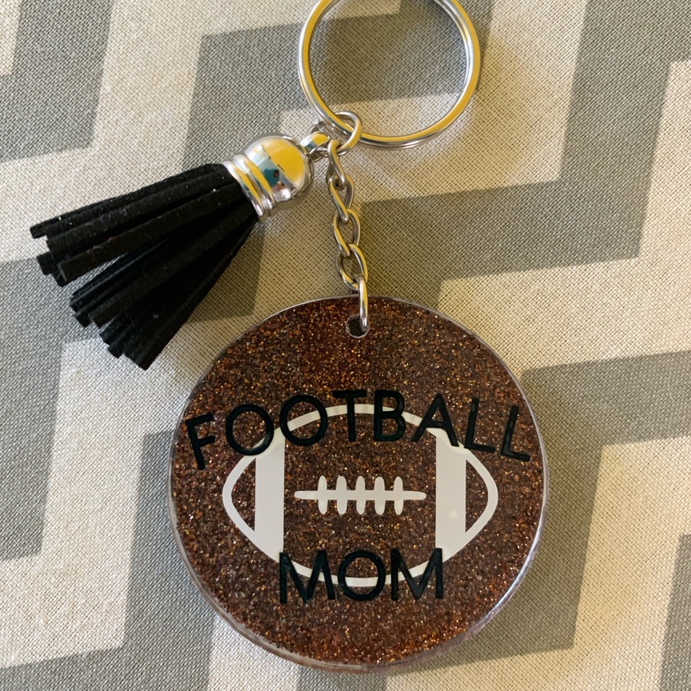 Football Mom Keychain🏈